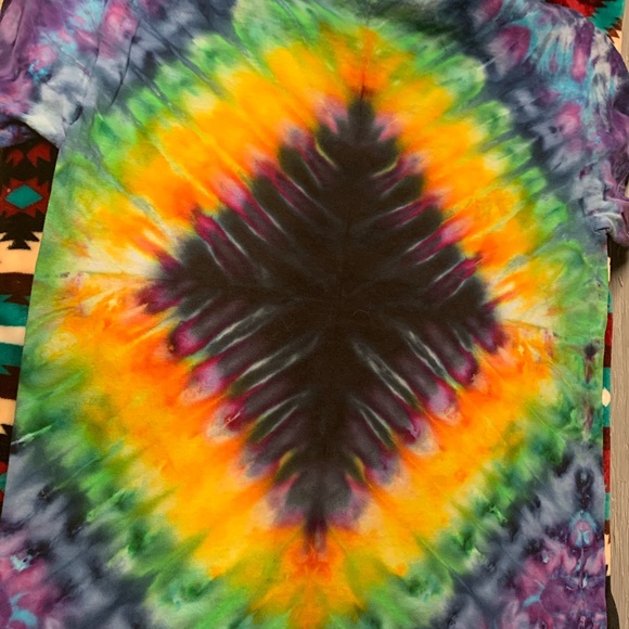 Diamond handcrafted tie dye shirt - Picture 2 of 2